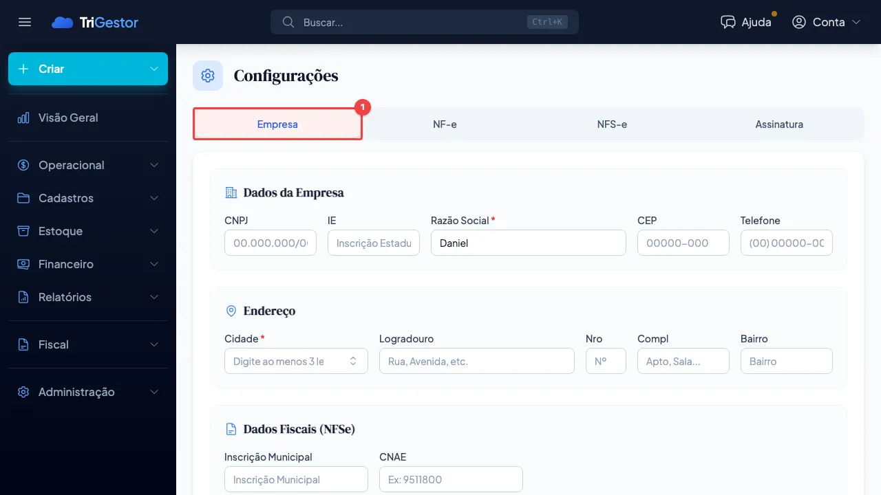 Aba Empresa nas configurações, com campos para CNPJ, razão social, endereço e outros dados cadastrais
